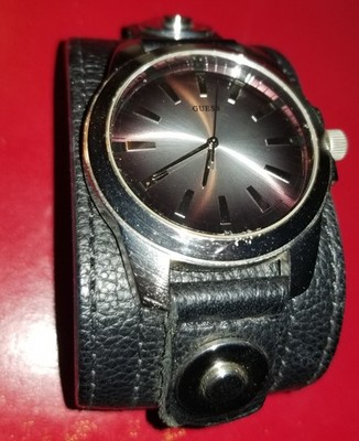 Vintage Y2K Guess Unisex Wide Black Pebbled Leather Band Watch Silver Black 
