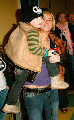 Singer Nicole Appleton her son Gene Appleton Gallagher attend UK R- Old Photo 1