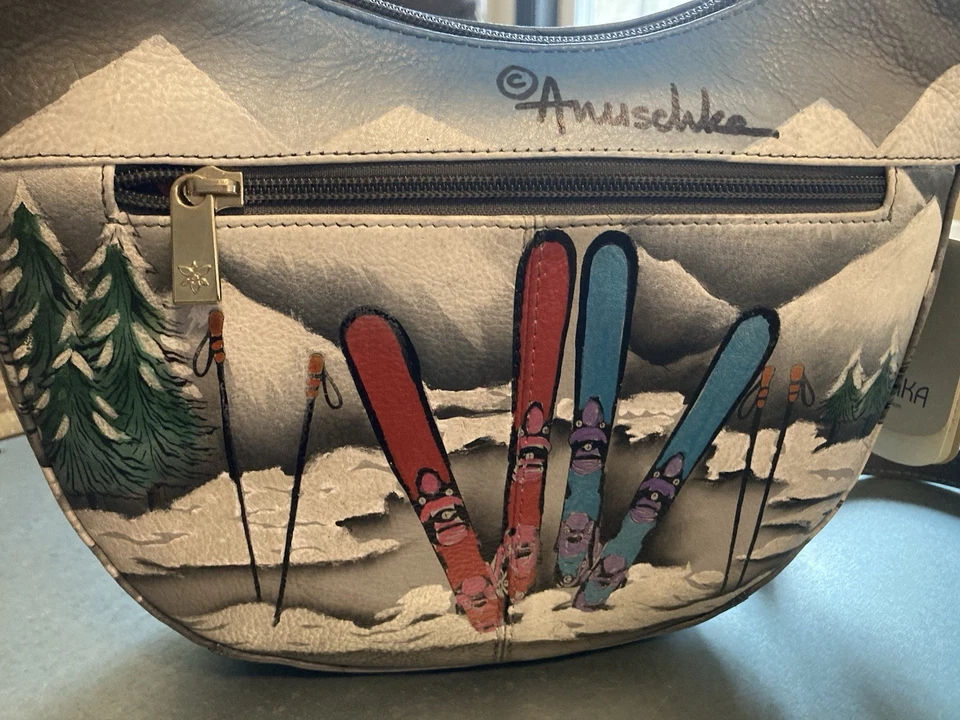 Nuevo Con Etiquetas Anuschka Apres Esquí Snowboard Paz Autobús Cartera de Cuero Foto 4 de 4