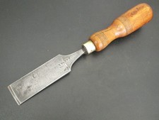 VINTAGE 1 1/2 INCH CARPENTERS CHISEL  BY SORBY