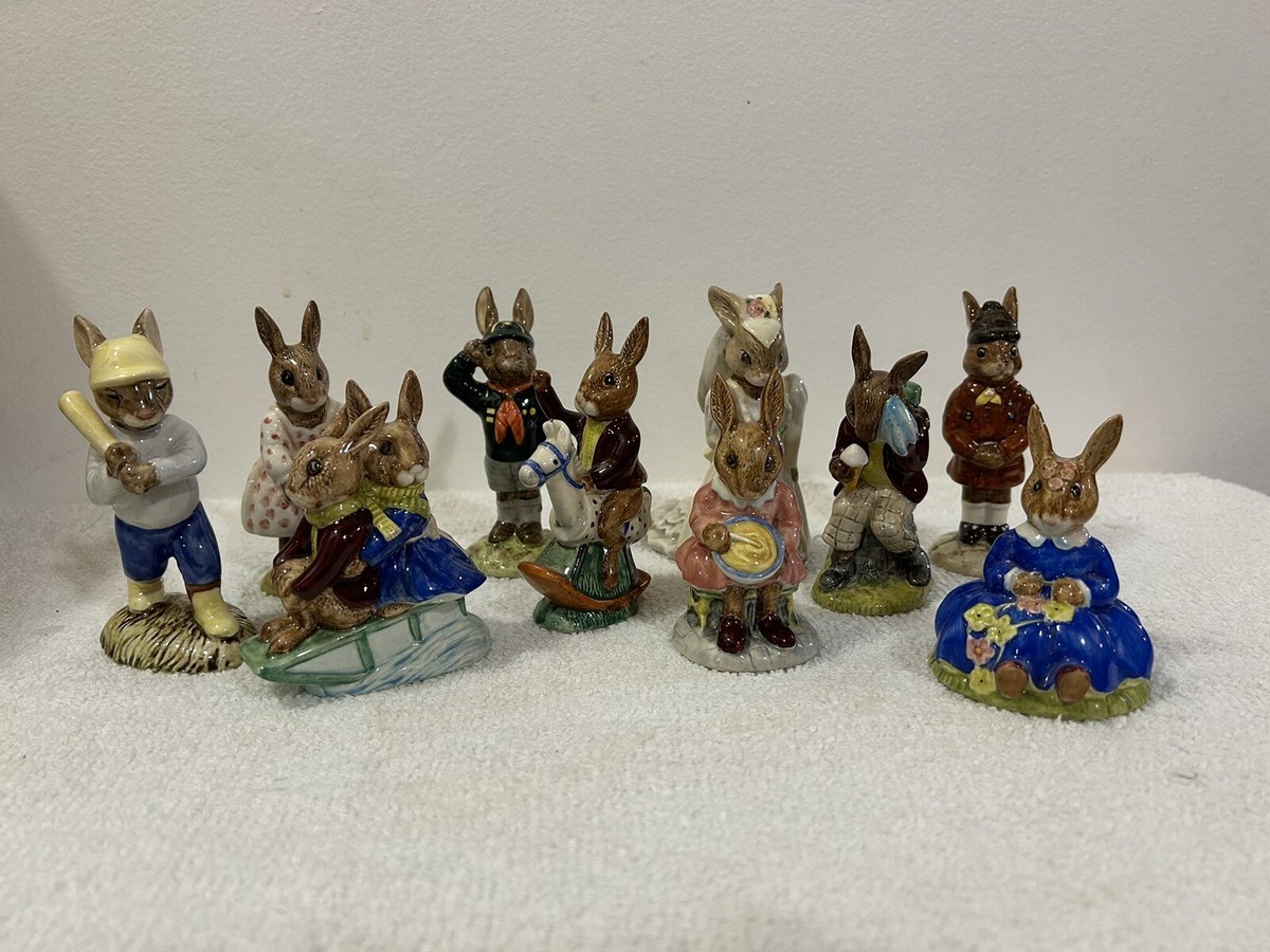 Vintage 1985 Royal Doulton Bunnykins Home Run DB43 Baseball Player