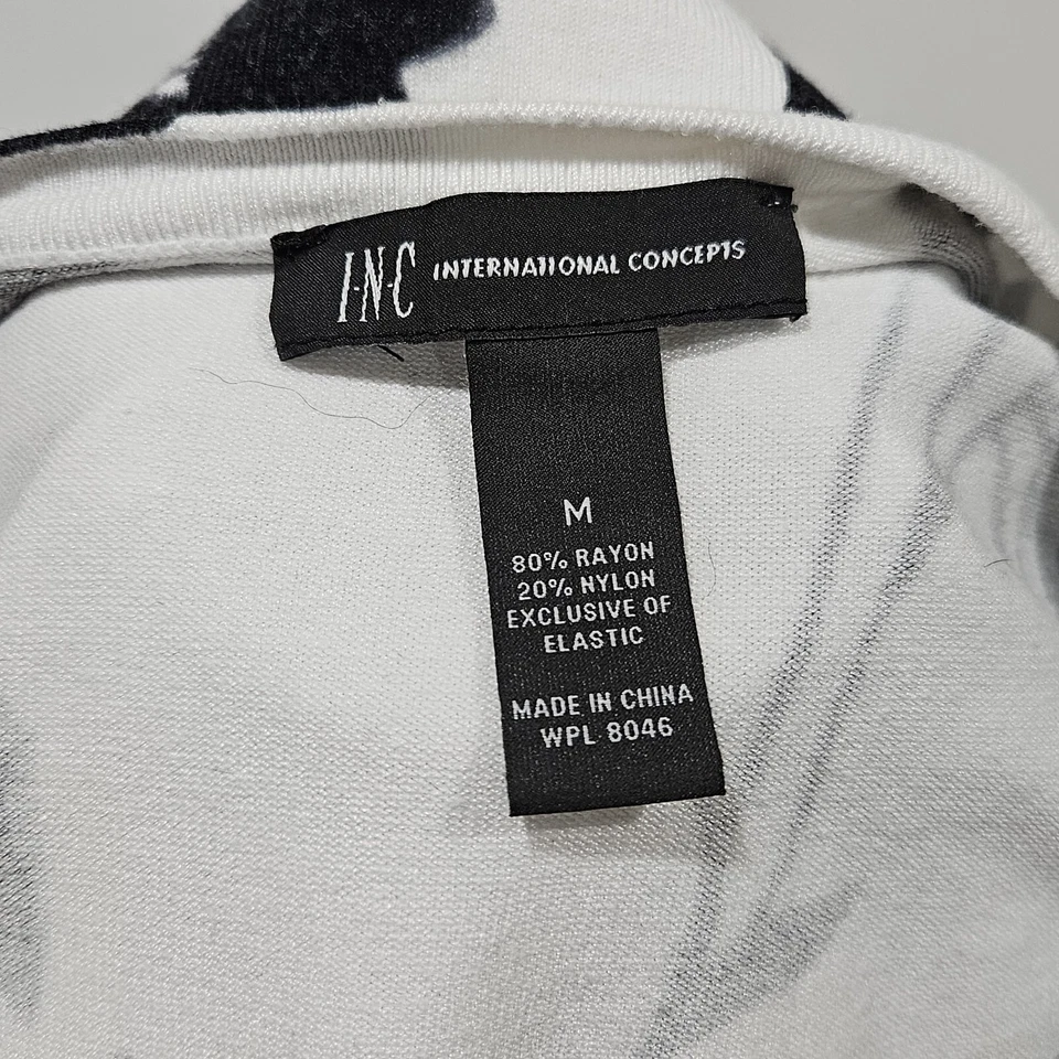 Cárdigan INC International Concepts Blanco Negro Floral Joya Abotonada Mediano  Foto 3 de 4