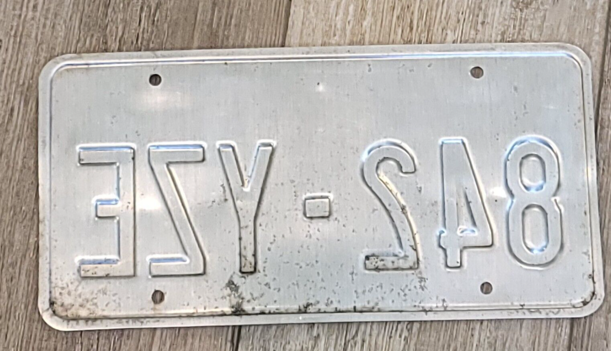 2001 Washington State License Plate 842 YZE White Blue Evergreen