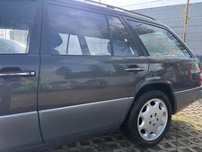 Mercedes W124 T-Model Tür Fahrertür Hinten Links Autotür 199 Blauschwarz met. Mercedes W124 T-Model Tür Fahrertür Hinten Links Autotür 199 Blauschwarz met.
