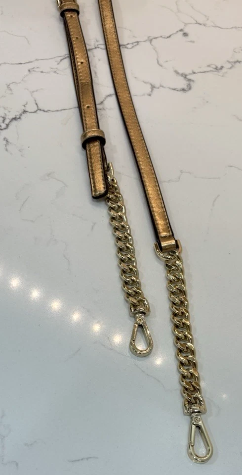 Bolsa tiracolo Michael Kors dourada com alça de corrente destacável - Imagem 4 de 4