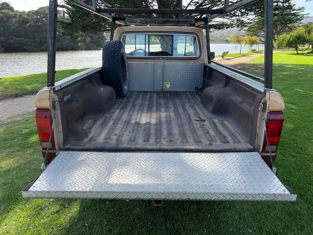 Click photo thumbnail to view