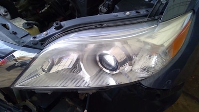 Driver Headlight With LED Daytime Running Lamps Xenon Fits 15-20 SIENNA 6575200