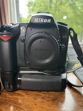 Nikon D90 Excellent Condition Low Shutter Count With Grip.