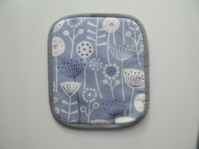 Paar Rayburn Kochfeldabdeckungen. Koch Pads. Blaue Scandi Blumen.(Maße angeben