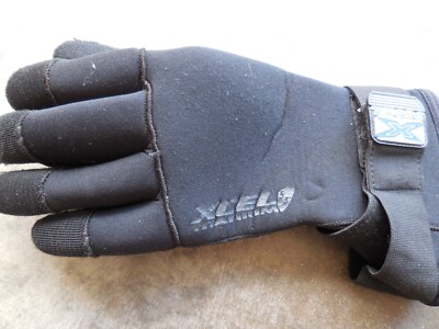 XCEL Titanium 2 MM medium dive gloves