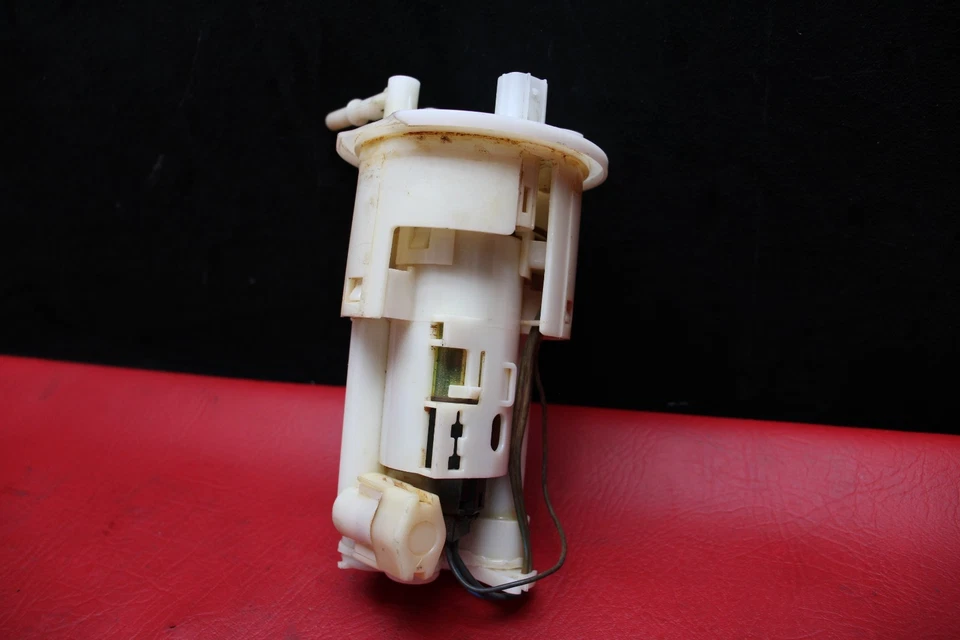 Bomba de combustible Yamaha FZ6R 04-2009 (NECESITA RECONSTRUCCIÓN) #8501 Foto 2 de 4