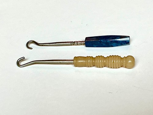 TINY Antique Shoe GLOVE CORSET Button Hooks Celluloid Bakelite- Lot Of 3 - Picture 5 of 6