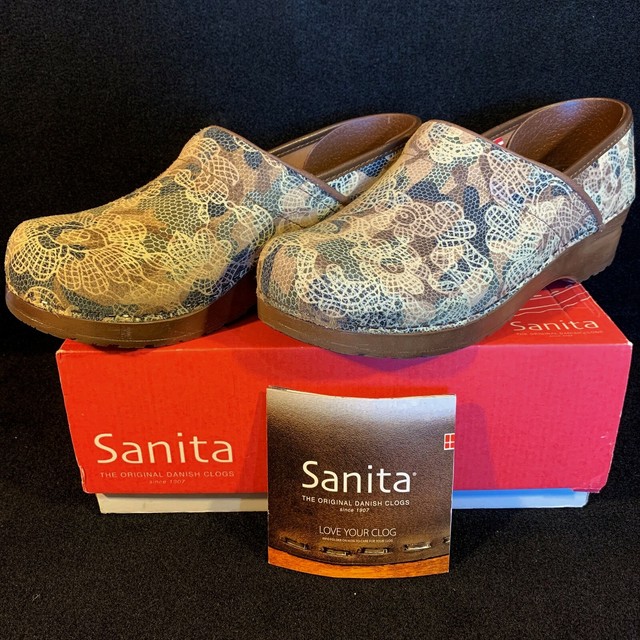 sanita floral clogs