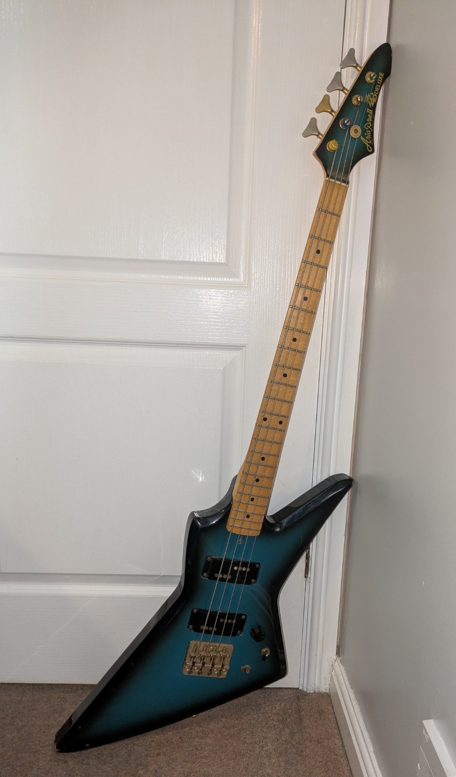 Aria Pro II 2 ZZB Electric Bass Guitar 1982 Vintage Blue Sunburst Explorer Maple