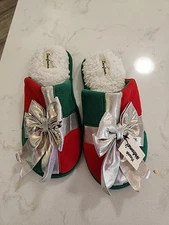 Dearfoam Christmas Present Slippers Size Womens 7-8 Mens 5-6 NWOT