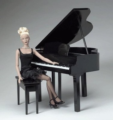 Tonner Tyler Wentworth Baby Grand Piano Doll Furniture Black