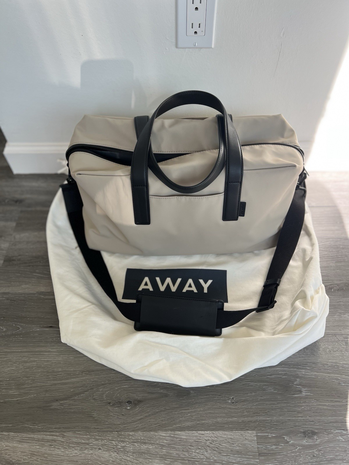 Away Everywhere Bag – Stylish Durable Travel Companion for Any Adventure