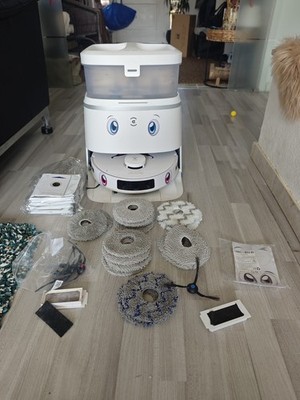 ECOVACS Deebot T30 PRO OMNI Saug- & Wischroboter App-Steuerung Station