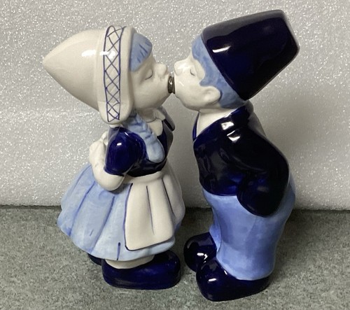 Dutch Boy Girl Kissing Salt Pepper Shakers Blue White Ceramic 5 ...