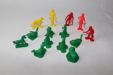 1970's Tupperware Tupper Toys 17 Figures for Busy Blocks Alphabets