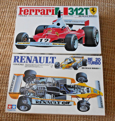 2 alte Modellbausätze Tamiya 1:12, Formel 1 Ferrari 312T und Renault RE 20 Turbo