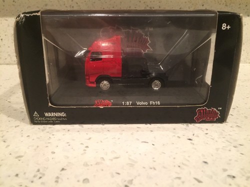 Malibu International 1:87 Volvo VFH16 Semi Truck - Picture 6 of 7