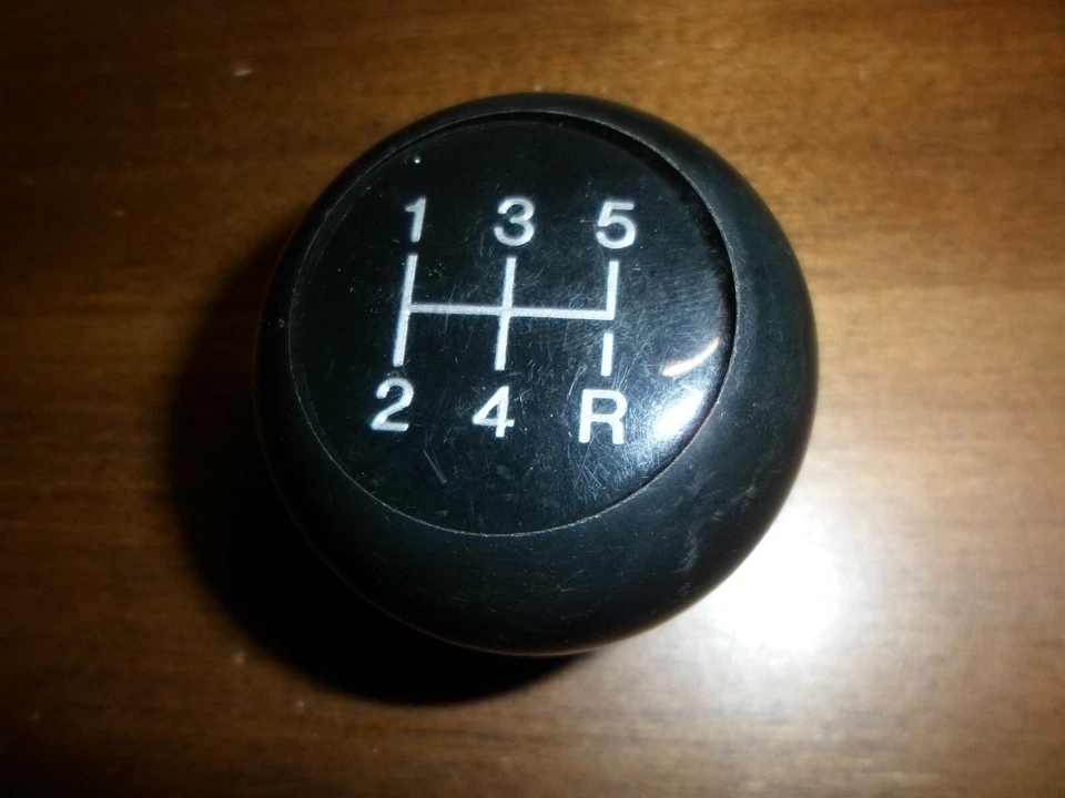 1988 88 Saab 900 - 5 velocidades botão de mudança manual M/T - Imagem 2 de 4