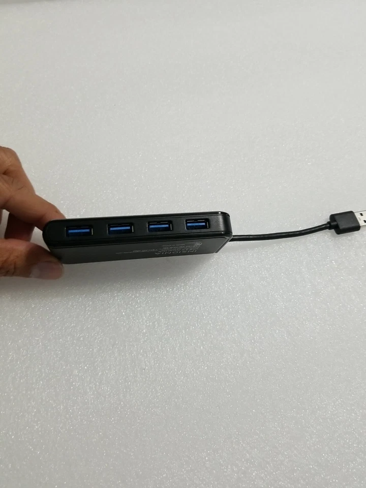 Insignia NS-PCH6430 4-Port USB 3.0 Travel Hub - Black - Image 3 of 4