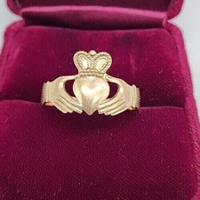 Vintage Claddagh Friendship Hands Heart & Crown Ring 14K Yellow Gold Plated
