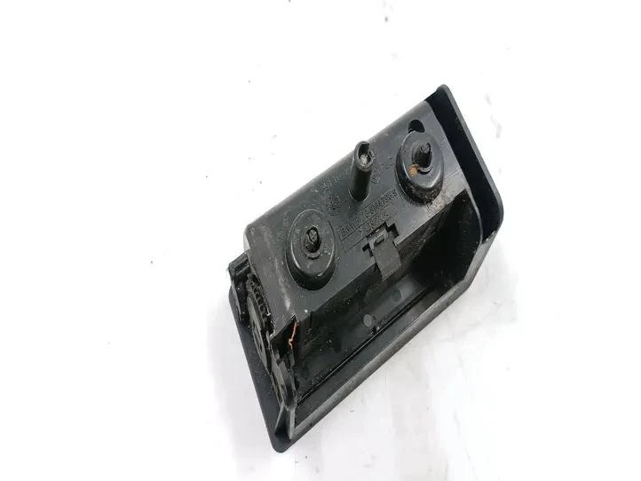 Cenicero BMW 3 Touring E36 511681447969 1.70 diésel 66kw 1995 27171166 - Imagen 3 de 4