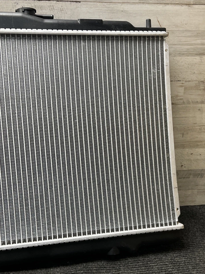 Radiador TYC 2147 compatible con Honda Accord 1998-2002 Foto 2 de 4