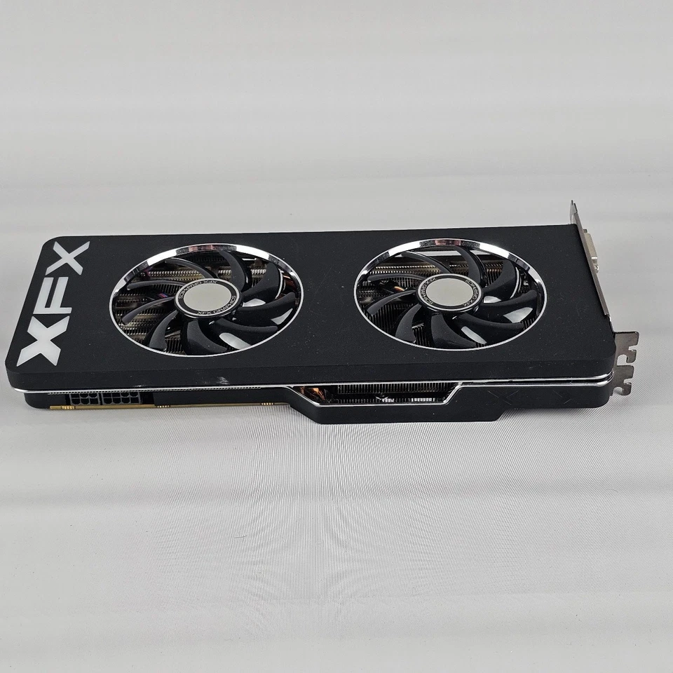 XFX Radeon R9 290X Black Double D Edition 1050 MHz 4 GB GDDR5 PCI Express 3.0 16 - Image 2 of 4