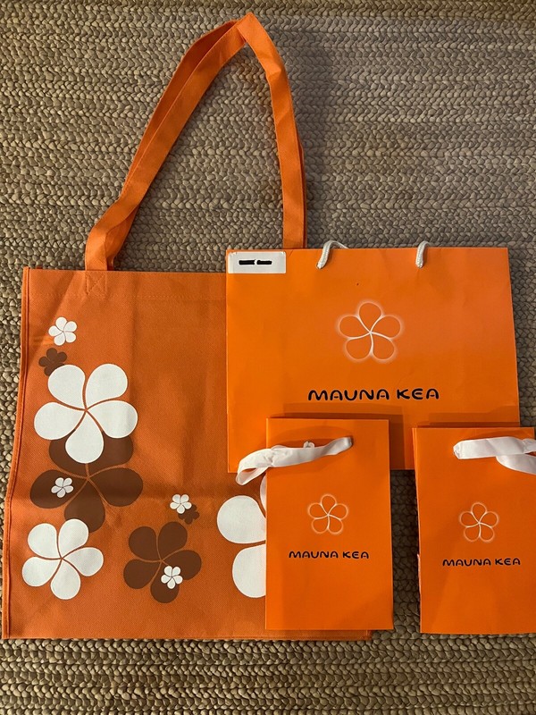 4 MAUNA KEA BEACH HOTEL LOGO GIFT BAGS BIG ISLAND HAWAII