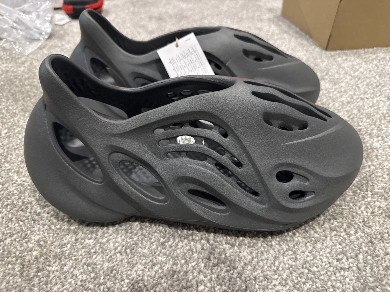 Yeezy Adidas Foam Runner Carbon UK 8 US 8 scarpe da ginnastica sneakers nere