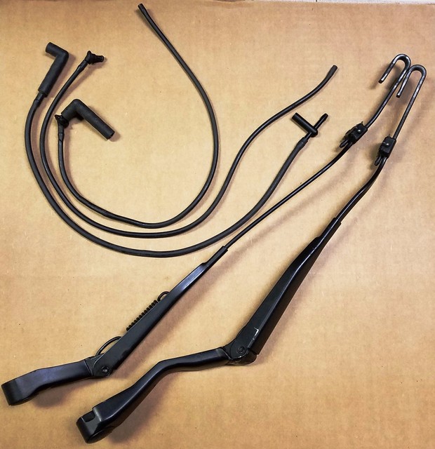 '9705 Jaguar XK8 L & R Windshield Wiper Arms,Caps,Hoses & Fittings eBay