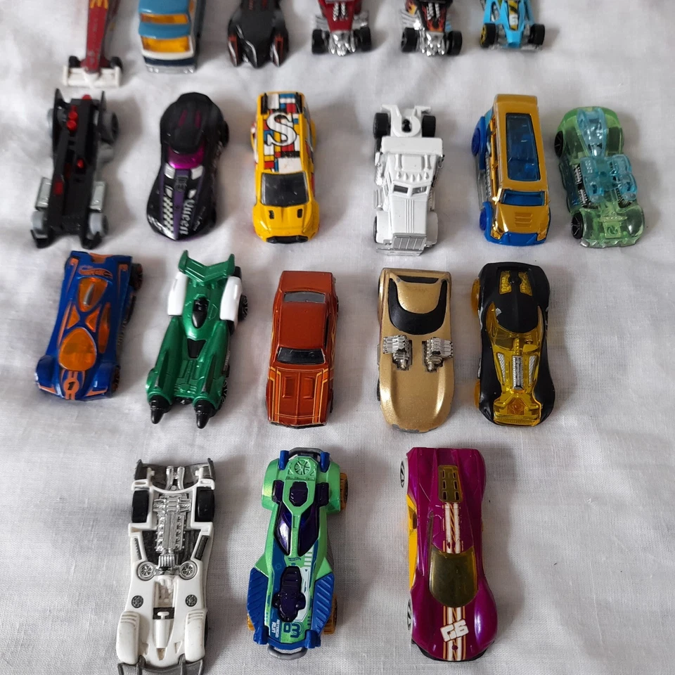 Paquete Hot Wheels X 20 Raro McDonalds Dragstar Raro Batimóvil Raro Autobús Aeropuerto Foto 3 de 4