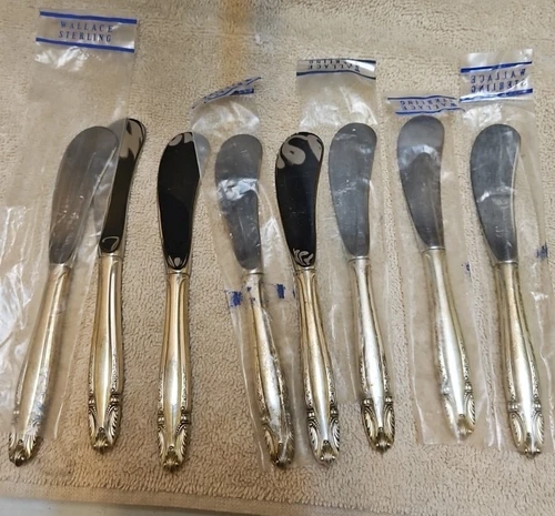 Stradivari by Wallace Sterling Silver set of 8 Butter Spreaders 6.25"