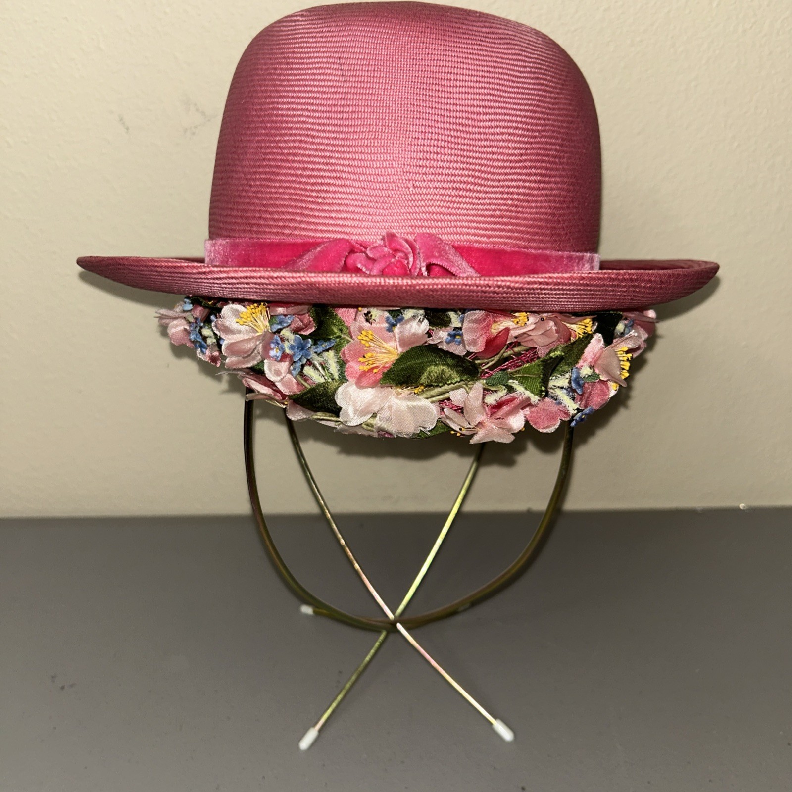Jan Leslie Vintage 1960s Women&rsquo;s Hot Pink Hat With Milline