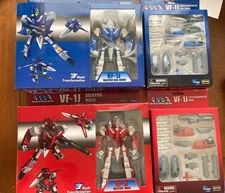 Toynami Macross Robotech VF-1J Valkyrie Milia & Max Jenius with Weapon Armor set