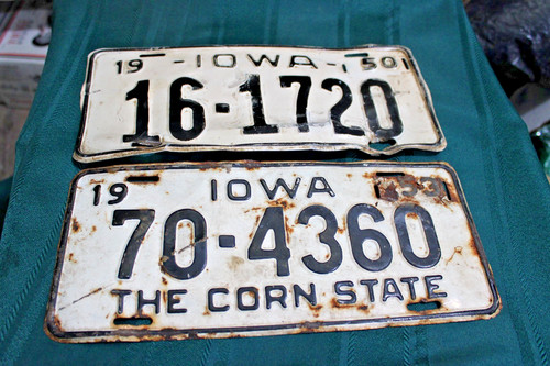 2 IOWA LICENSE PLATES 1953 MUSCATINE COUNTY 70-4360 CEDAR COUNTY 1950 16-1720