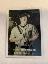 IVAN RODRIGUEZ 2006 TOPPS HERITAGE CHROME /1957 DETROIT TIGERS HOFer SP