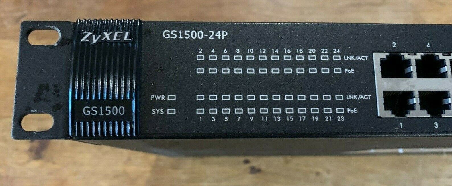 Zyxel GS1500-24P 24 port managed gigabit POE switch with 4x uplink/SFP ports Oryginalne, wybuchowe kupowanie