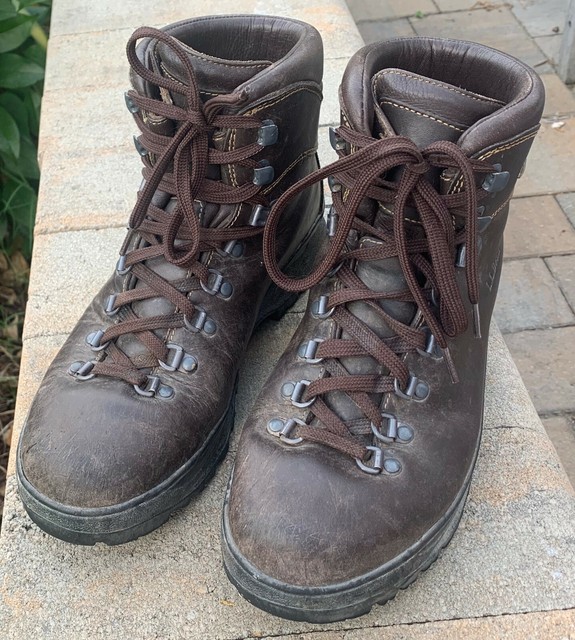 LL Bean Goretex Waterproof Hiking BOOTS Brown Size 10 Vibram for sale