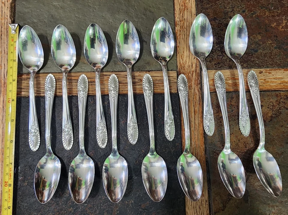 🔎LOTE DE 14 CUCHARADITAS/TÉ RIVIERA REVISITADAS PLATEADAS MEDIADOS DE SIGLO 1954🍵CUCHARAS Foto 3 de 4