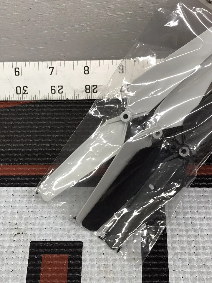 Heli-Max HMXE: PROP SET 230SI QUADCOPTER NewInPack USA Shipped - Image 3 of 4