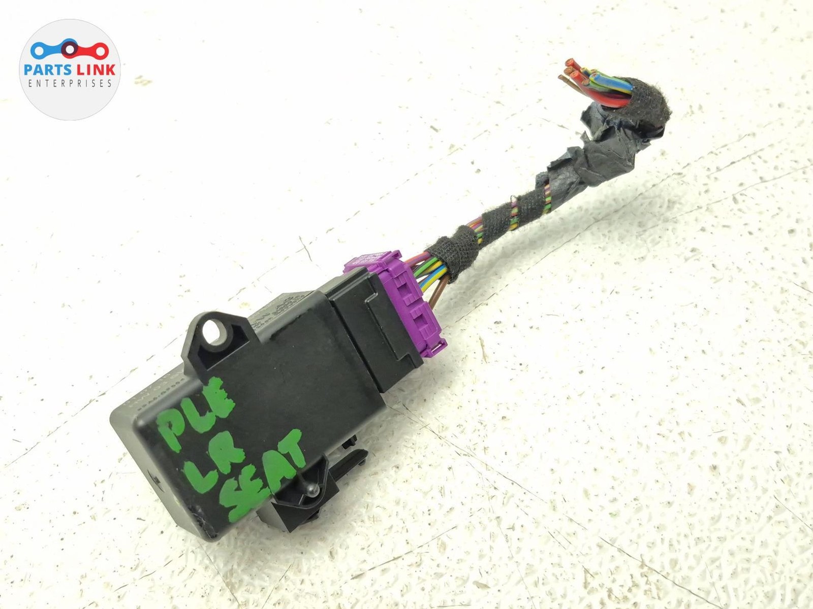 2016-20 BENTLEY BENTAYGA REAR SEAT HEATER CONTROL MODULE HARNESS SET 3F0959772