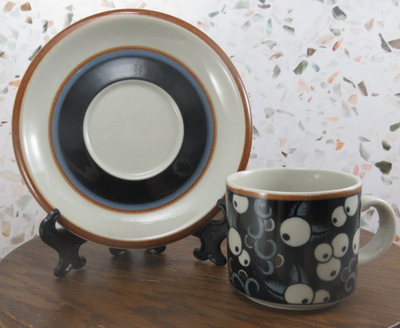 Set of 4 Vintage Arabia Finland Taika Blue Berry Pattern Teacups