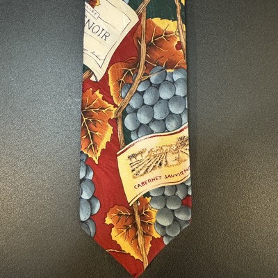 RM Style Neck Tie Cabernet Sauvignon Chardonnay Pino Noir Wine Grape Novelty