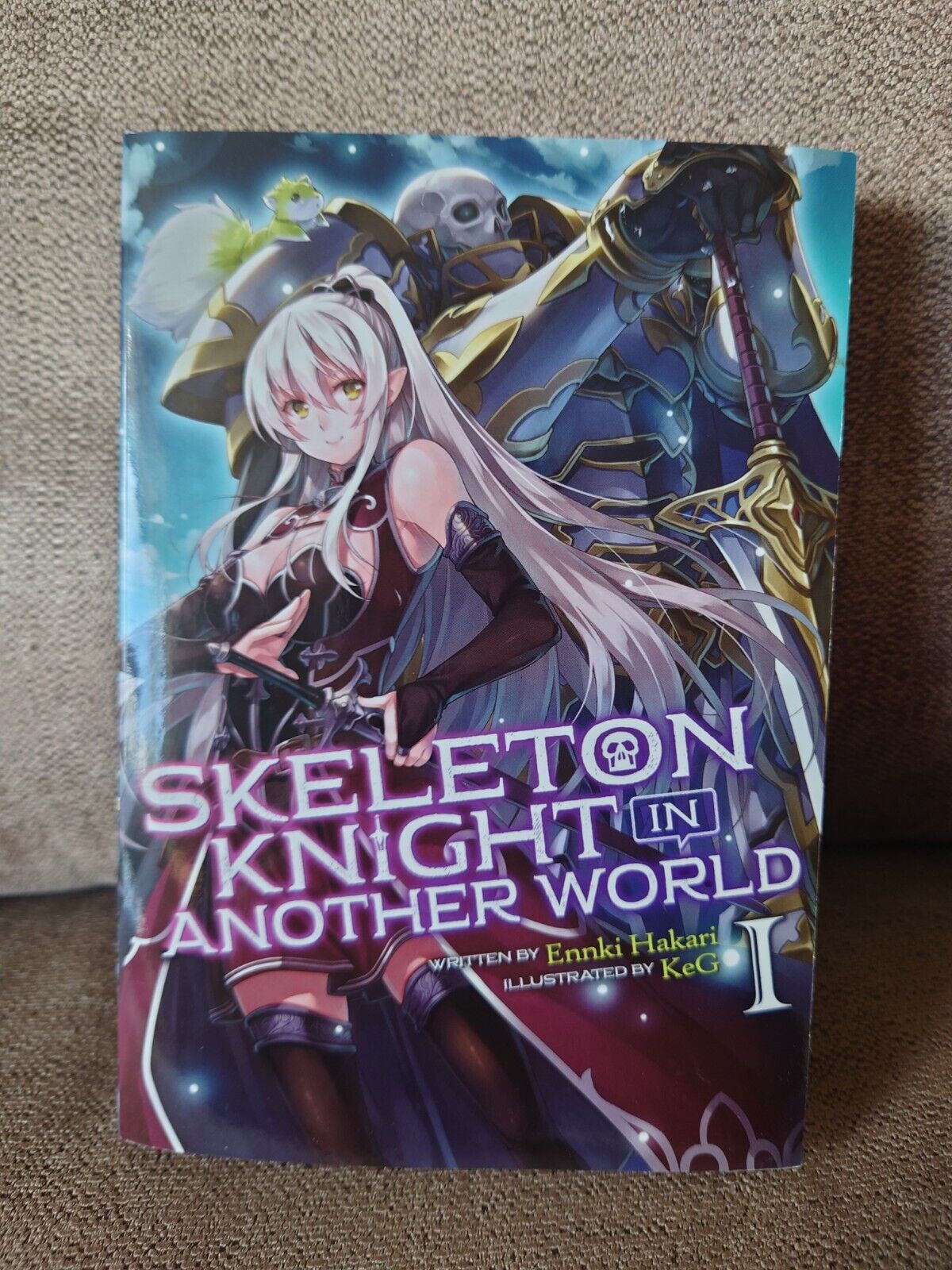  Skeleton Knight in Another World (Light Novel) Vol. 1:  9781642750645: Hakari, Ennki: Books