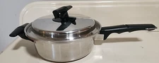 Vollrath 1.5 Qt 304 Tri Ply  Vacumatic Stainless Steel Pot & Lid